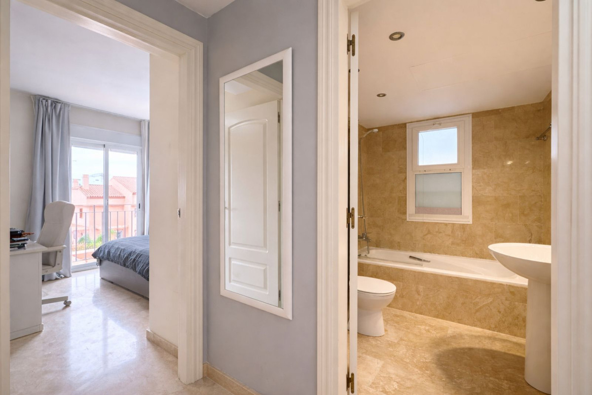 e89e5fdf7c86a47f6b2858ff6ff11a98 - 12