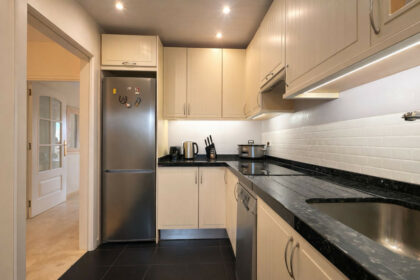 e89e5fdf7c86a47f6b2858ff6ff11a98 - 23