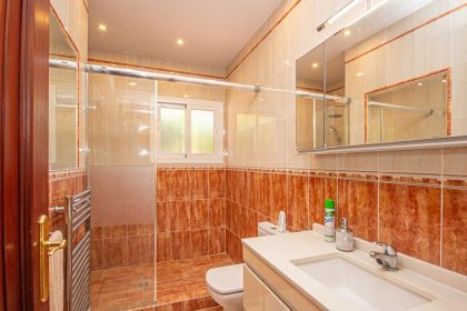 e9a1ed112bfec7f7cd596db7209ac262 - 13