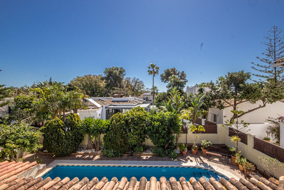 e9a1ed112bfec7f7cd596db7209ac262 - 20