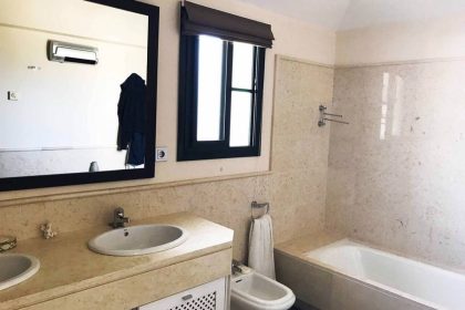 e9d616a96e4b48b99373b81d8115a858 - 10