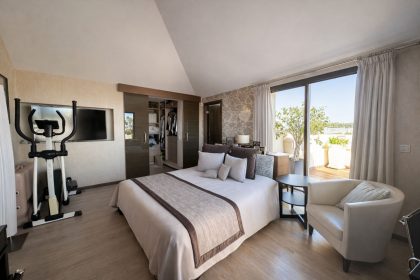 e9d616a96e4b48b99373b81d8115a858 - 8