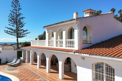 eb4ae54b3b411bce25bb1f8caf7af539 - 1