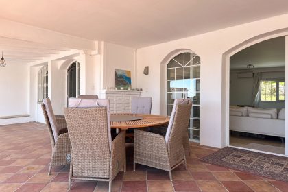 eb4ae54b3b411bce25bb1f8caf7af539 - 10