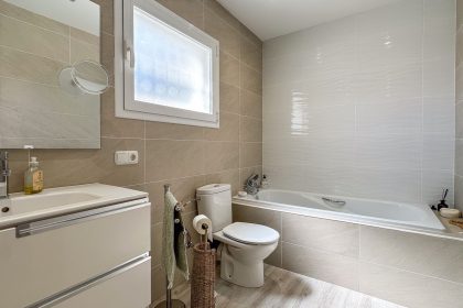 eb4ae54b3b411bce25bb1f8caf7af539 - 20