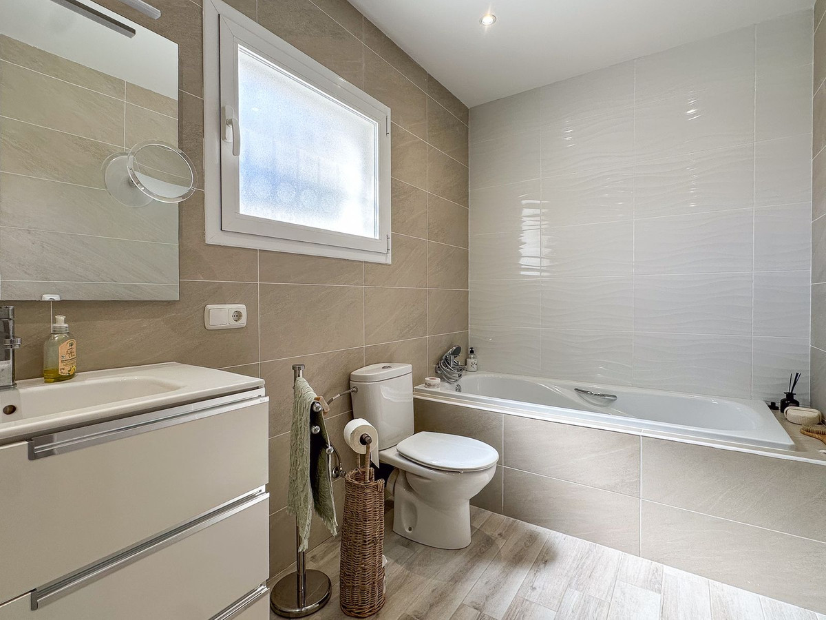 eb4ae54b3b411bce25bb1f8caf7af539 - 20