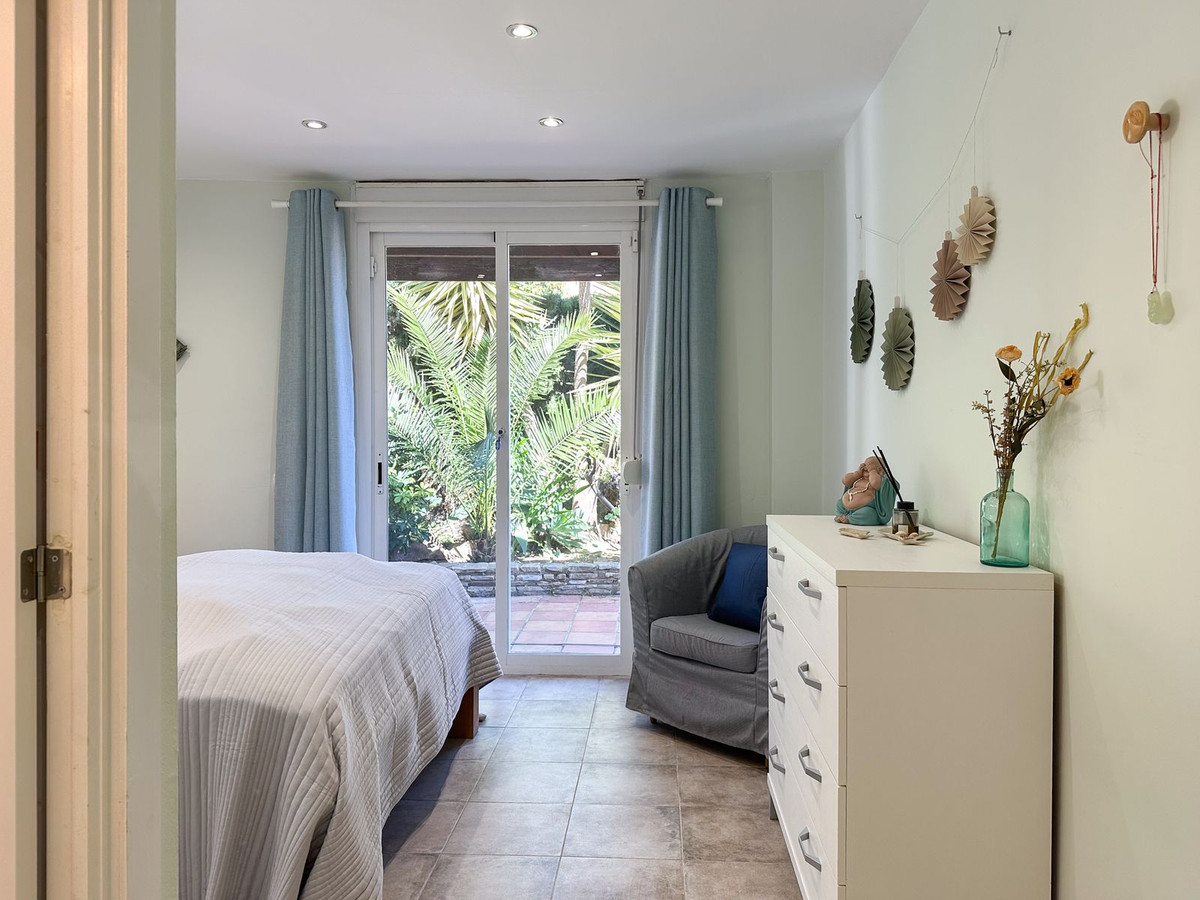 eb4ae54b3b411bce25bb1f8caf7af539 - 22