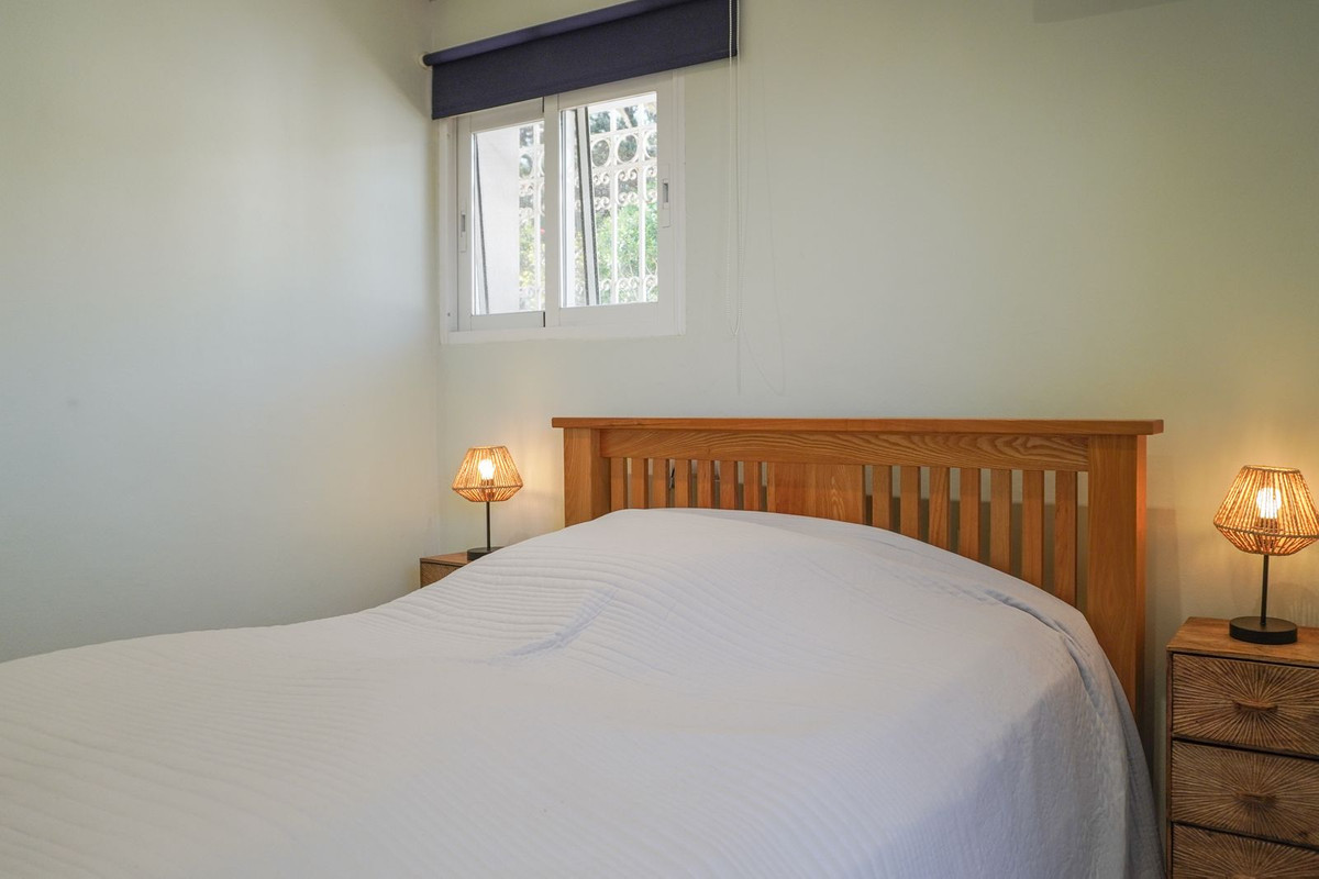 eb4ae54b3b411bce25bb1f8caf7af539 - 24