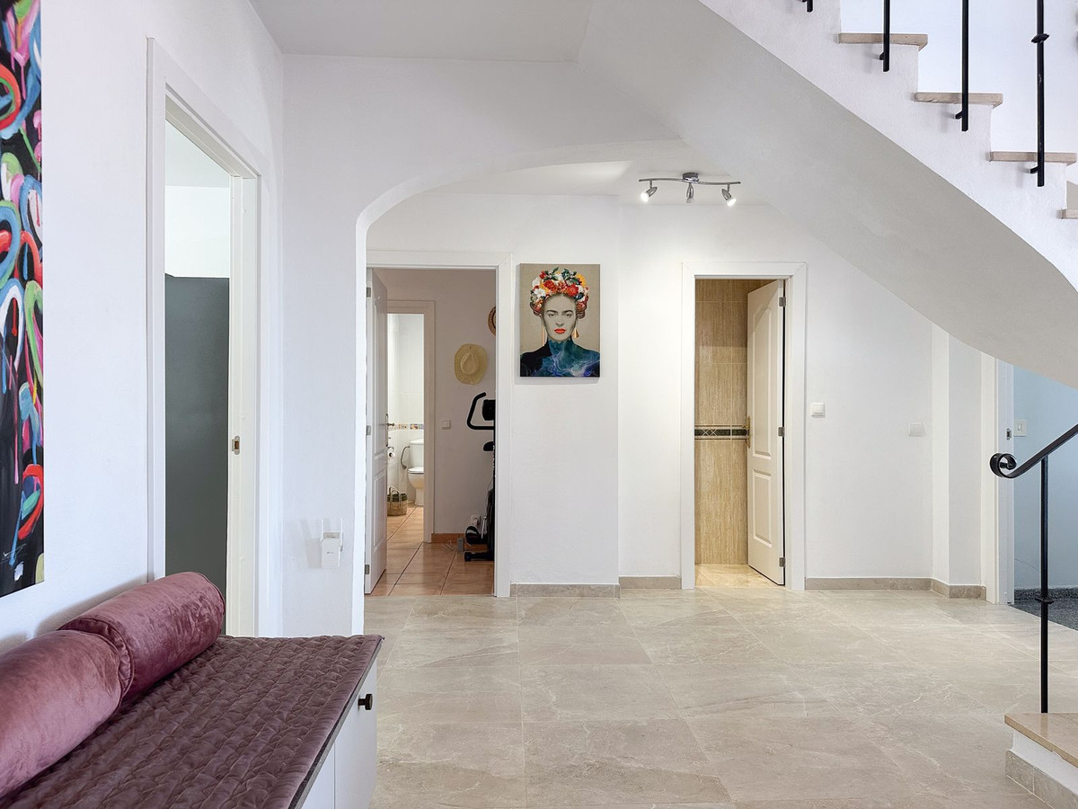 eb4ae54b3b411bce25bb1f8caf7af539 - 26