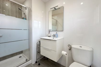 eb4ae54b3b411bce25bb1f8caf7af539 - 32