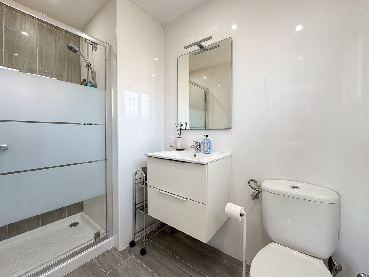 eb4ae54b3b411bce25bb1f8caf7af539 - 32