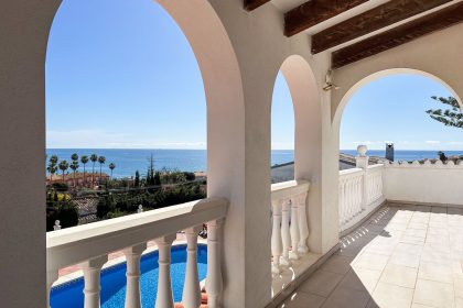 eb4ae54b3b411bce25bb1f8caf7af539 - 37