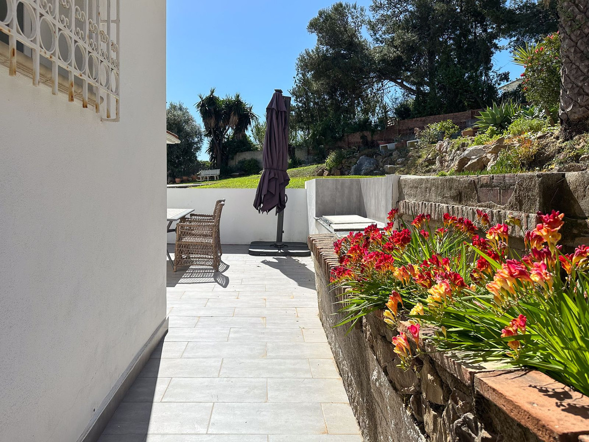 eb4ae54b3b411bce25bb1f8caf7af539 - 40