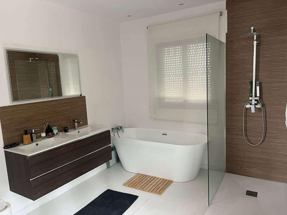 eb5c26e74a969dad3f5ae7c89f8ed185 - 20