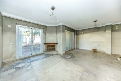 ec2eeef6bdcd79cba287c1783d0f9de3 - 13