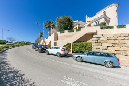 ec2eeef6bdcd79cba287c1783d0f9de3 - 31