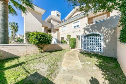 ec2eeef6bdcd79cba287c1783d0f9de3 - 40