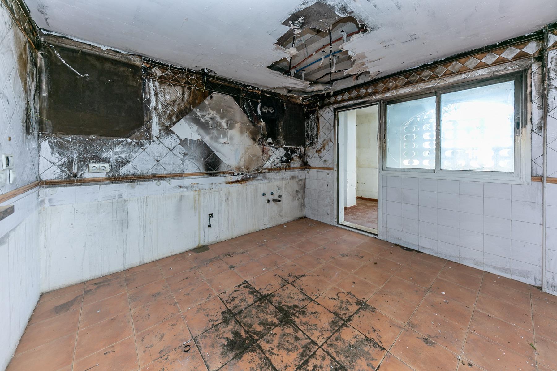 ec2eeef6bdcd79cba287c1783d0f9de3 - 11