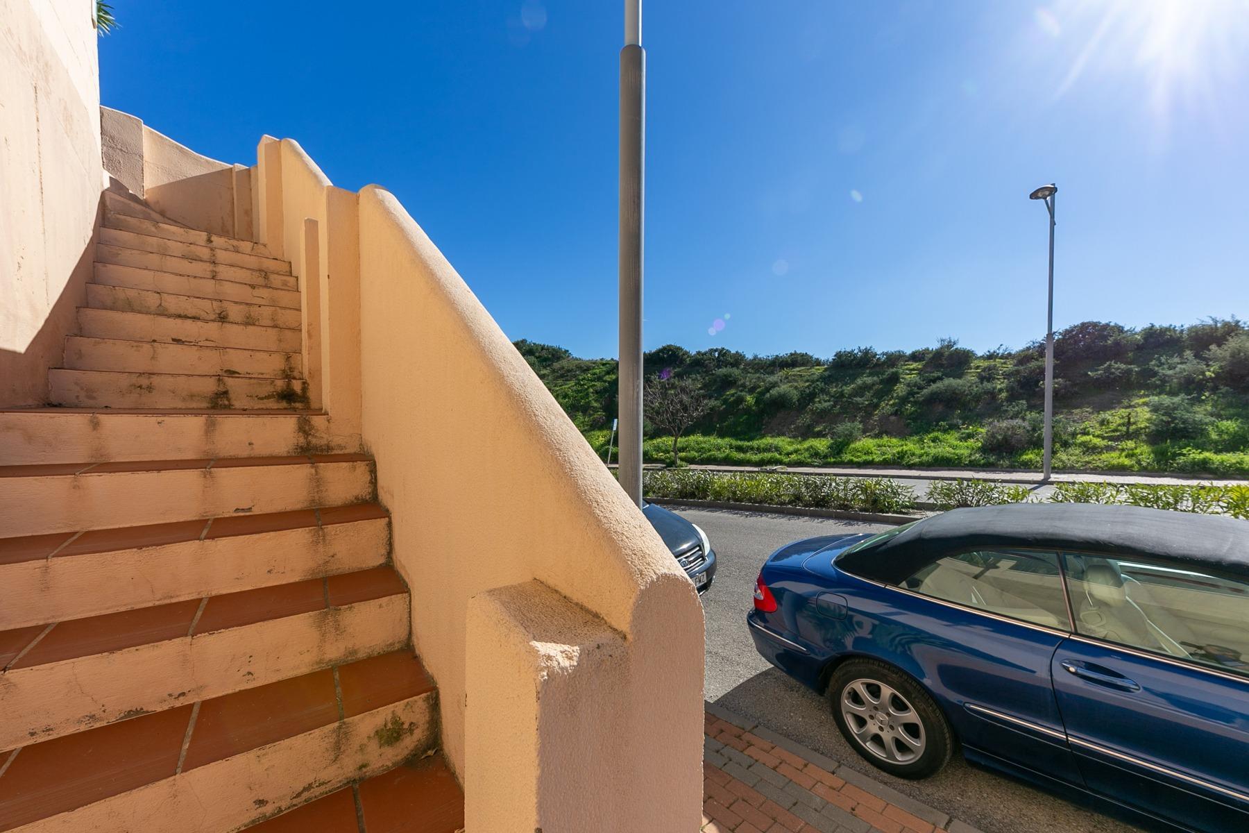 ec2eeef6bdcd79cba287c1783d0f9de3 - 32