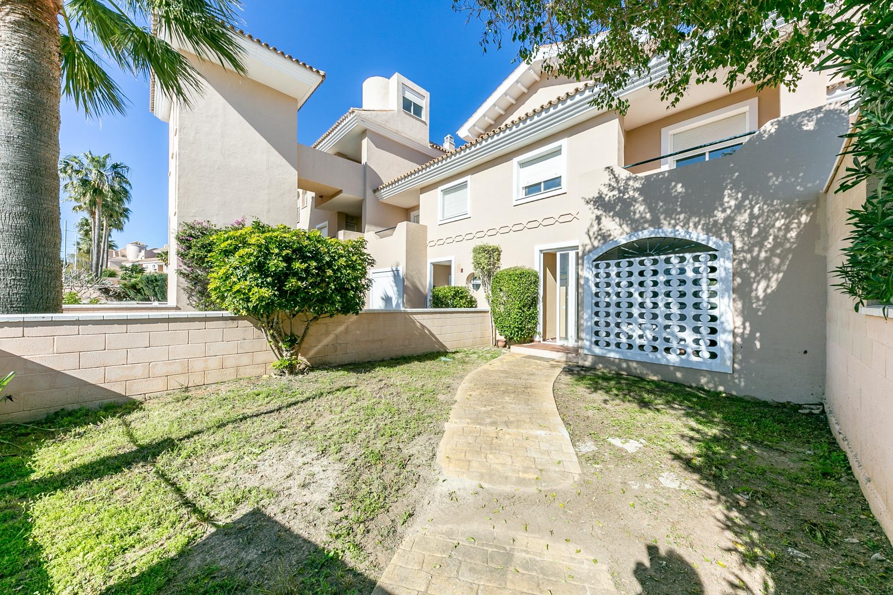 ec2eeef6bdcd79cba287c1783d0f9de3 - 40