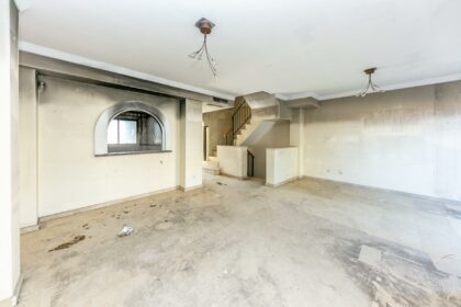 ec2eeef6bdcd79cba287c1783d0f9de3 - 44