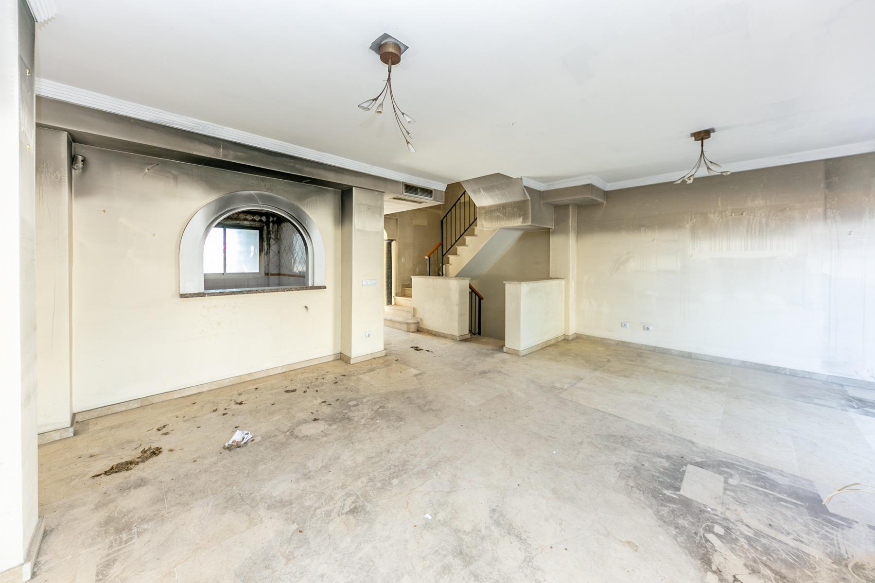 ec2eeef6bdcd79cba287c1783d0f9de3 - 44