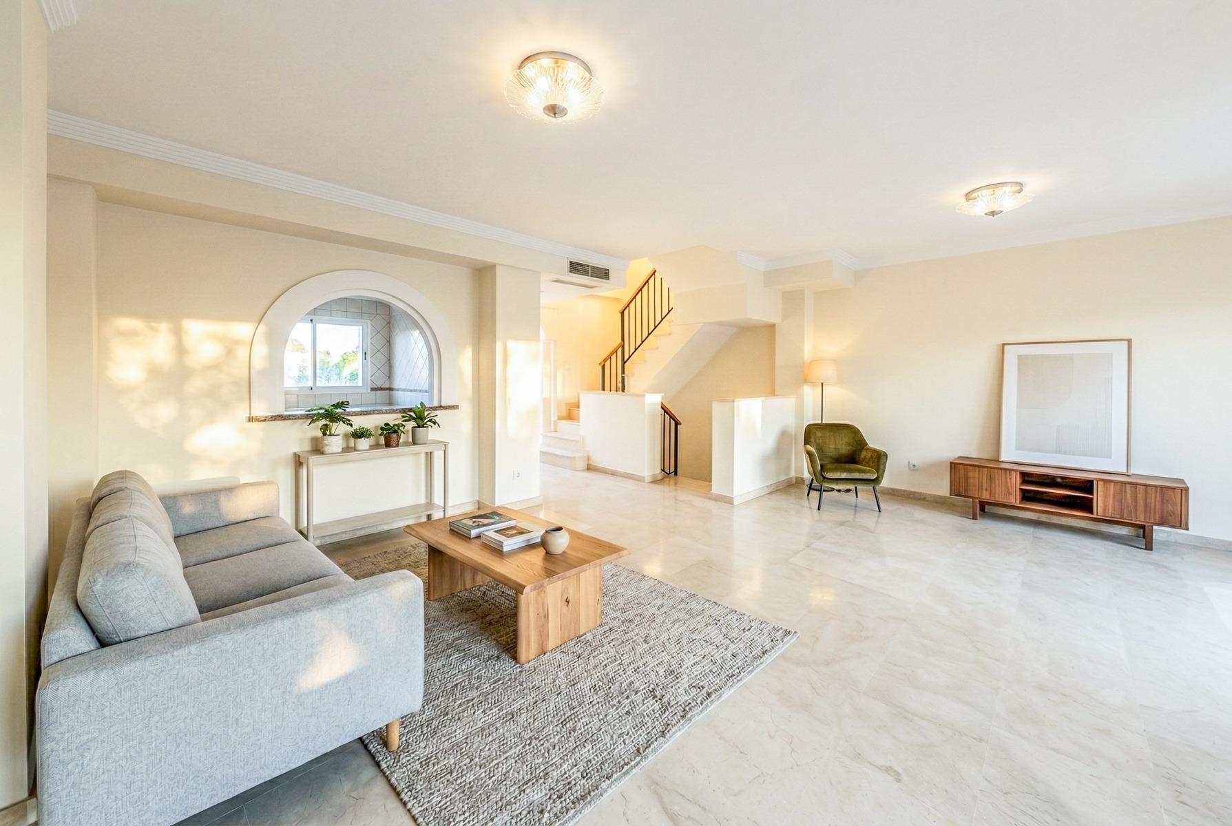 ec2eeef6bdcd79cba287c1783d0f9de3 - 82