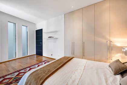 ed167ebbe1881fc6100a21bd83f1d637 - 9