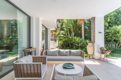 ed50e879cd6d52cf92bc3c22678b9e72 - 13