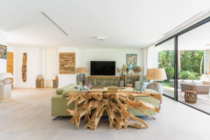 ed50e879cd6d52cf92bc3c22678b9e72 - 19