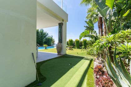 ed50e879cd6d52cf92bc3c22678b9e72 - 20