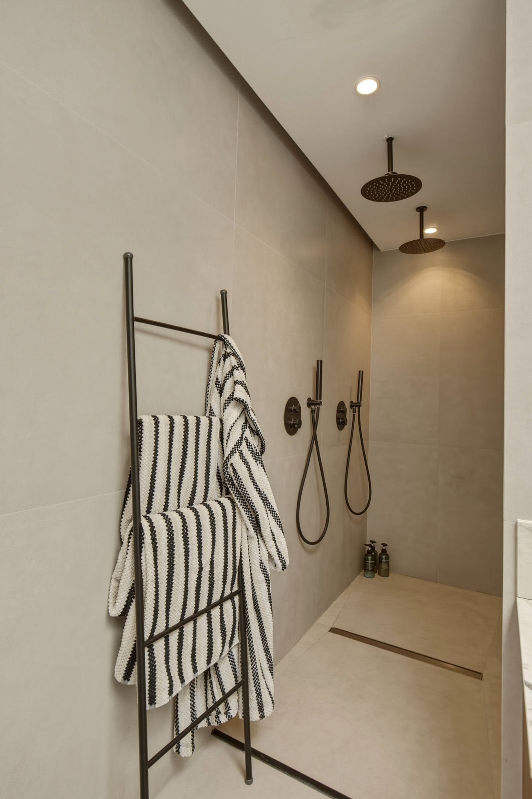 ee09f875b50fdd1f04ca0abe48c82080 - 11