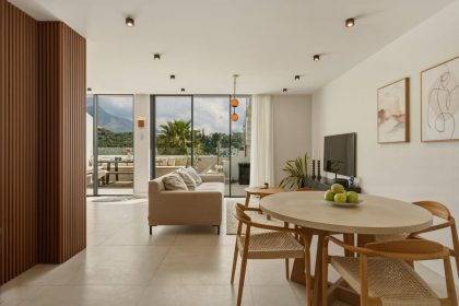 ee09f875b50fdd1f04ca0abe48c82080 - 12