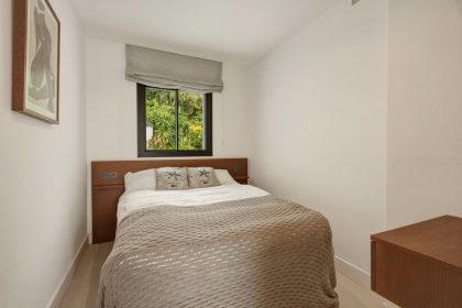 ee09f875b50fdd1f04ca0abe48c82080 - 18