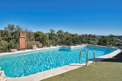 ee50b4f8b44edc2e4f4fe828351776e6 - 1