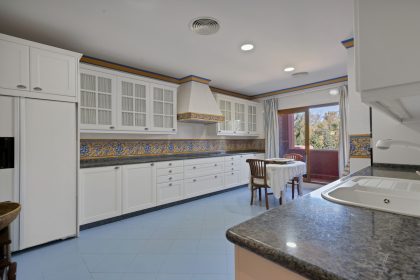 ee50b4f8b44edc2e4f4fe828351776e6 - 21