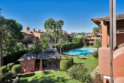 ee50b4f8b44edc2e4f4fe828351776e6 - 26