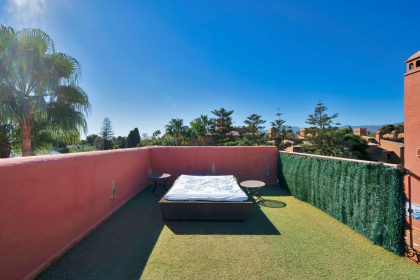 ee50b4f8b44edc2e4f4fe828351776e6 - 44