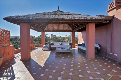 ee50b4f8b44edc2e4f4fe828351776e6 - 48