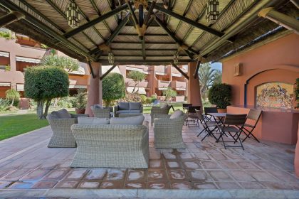 ee50b4f8b44edc2e4f4fe828351776e6 - 52