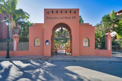 ee50b4f8b44edc2e4f4fe828351776e6 - 55