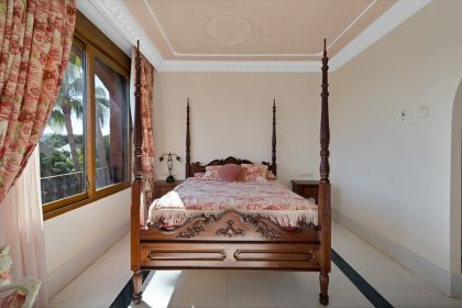 ee50b4f8b44edc2e4f4fe828351776e6 - 9