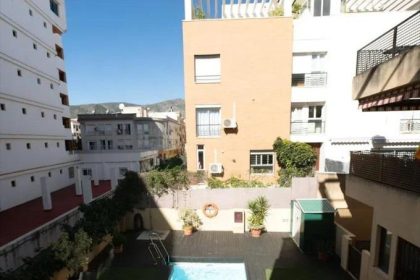 ee8ab5773b18e5e0564e7137f18396a8 - 1