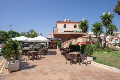 ef19e187b89cd1bd07574e48d5a61793 - 15