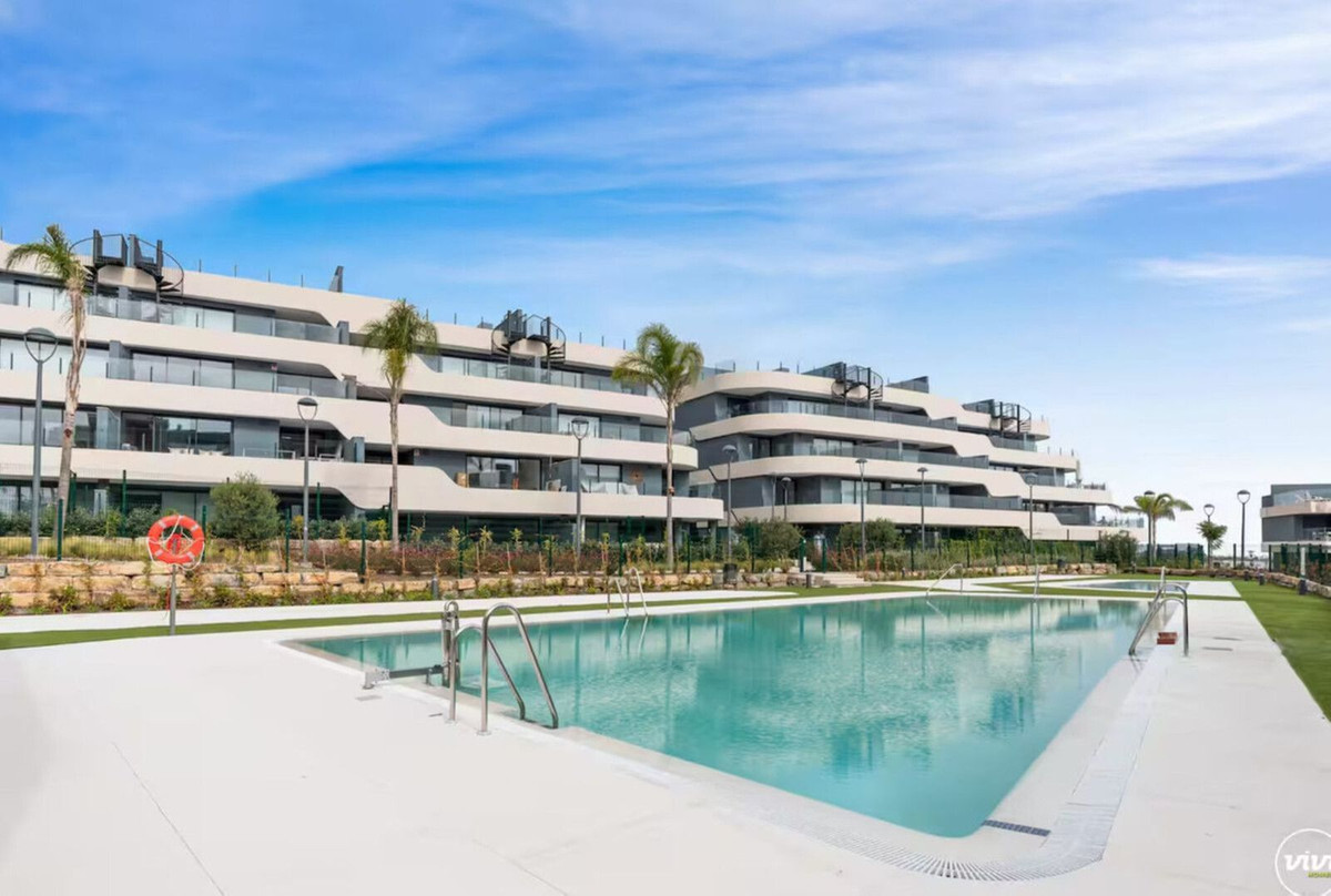 ef7ea448e775cf6546a354796faacf9b - 18