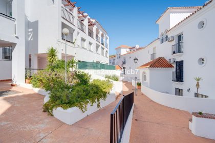 efb51bffb449270a4fcf899b083acba6 - 28