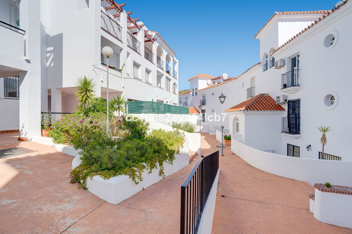 efb51bffb449270a4fcf899b083acba6 - 28