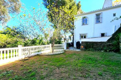 efc27ce69986993282d540d9c722c3ec - 13