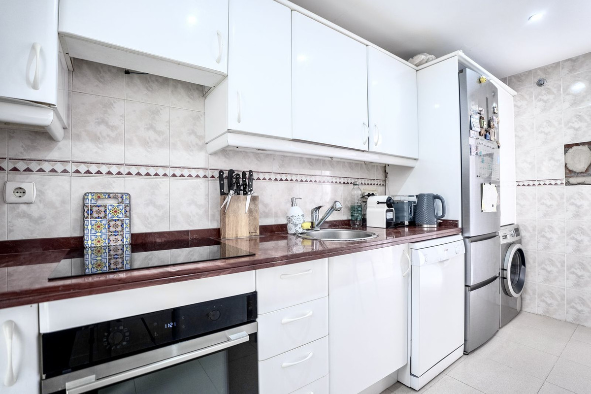 f02f52ddf27aa7b9d45ee1f824240409 - 11