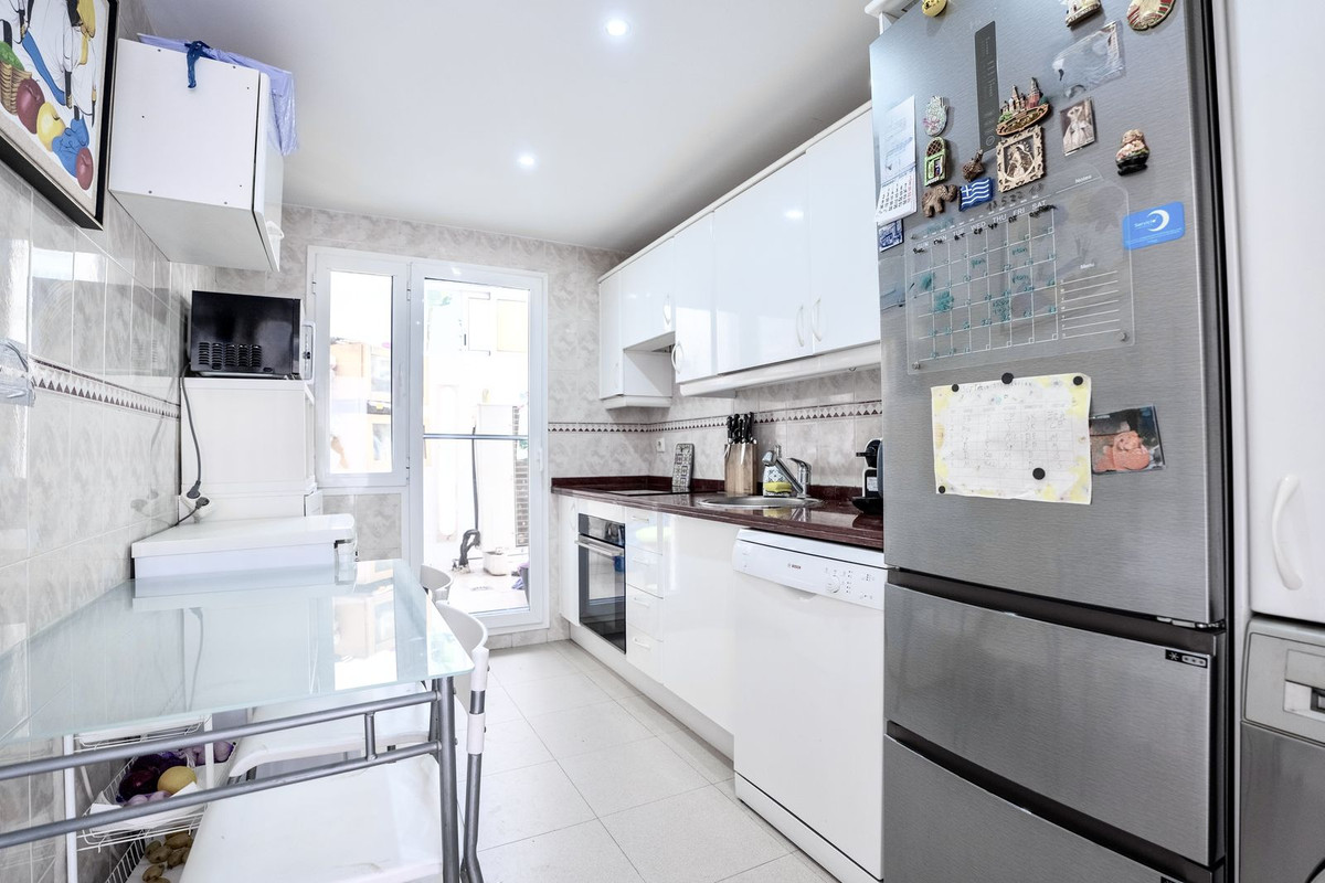 f02f52ddf27aa7b9d45ee1f824240409 - 12